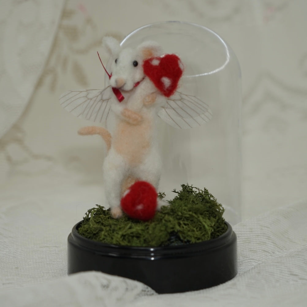 Mushroom lovin’ fairy mouse (needle felting)